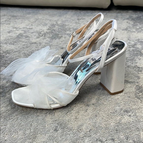 New Badgley Mischka Tess Ankle Strap Sandal Tulle Bow White Bridal Wedding 7.5 - Picture 3 of 14